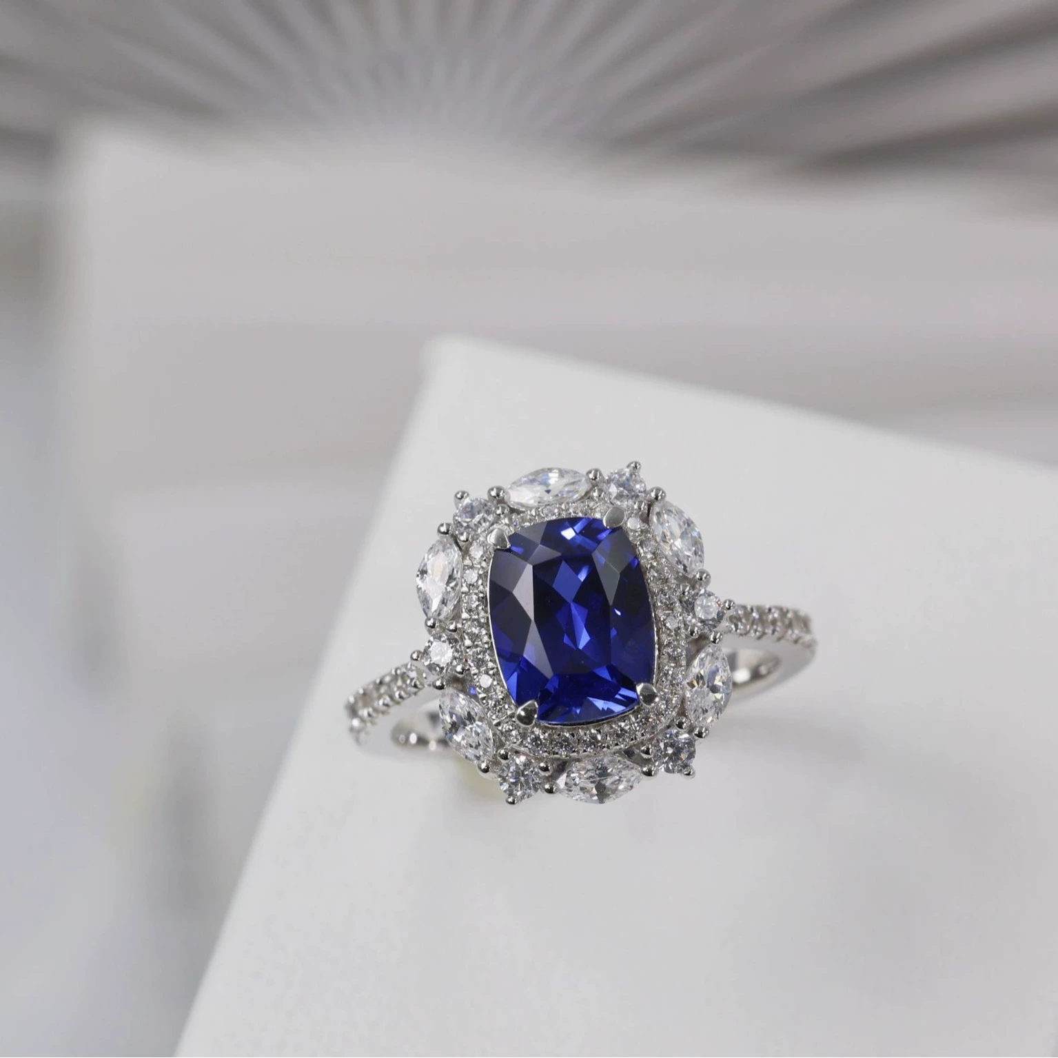 Кольцо из серебра S925 с сапфиром королевского синего цвета 3 карата, полностью инкрустированное бриллиантами, подарочное, новая модель 2025 года