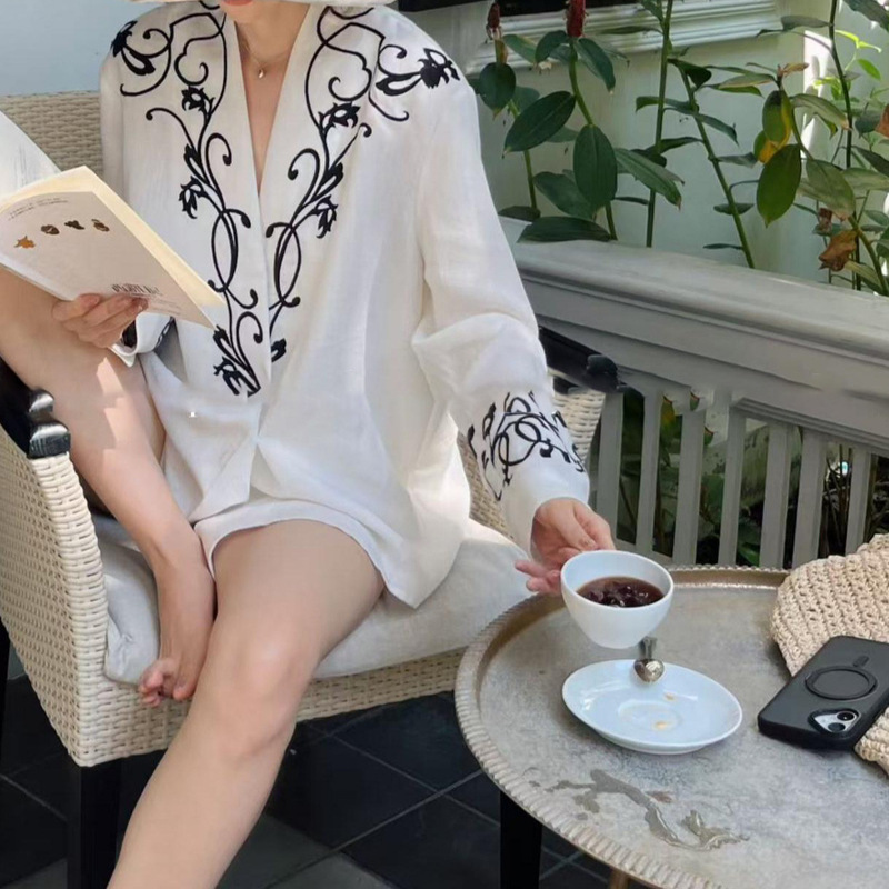 Spot Flower All the Way, Accessible Luxury Elegant, White Top, 2025 Spring Style, Loose Embroidered Shirt for Heroine