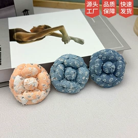 胸针;项链;领结/领花