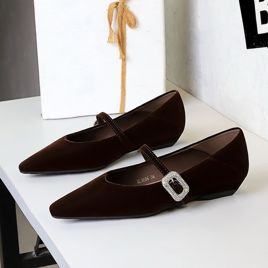 3686-K208 French-style Velvet Pointed-toe Shallow Wedge Shoes With A Beautiful Rhinestone Buckle For Women_vogvips.com