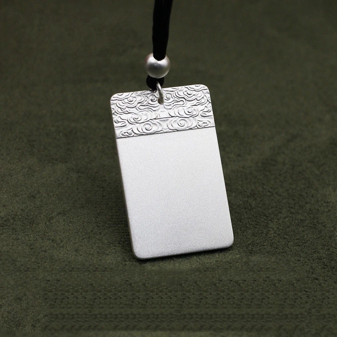 Ping An simple colgante de tarjeta de oro Xiangyun colgante para hombres y mujeres