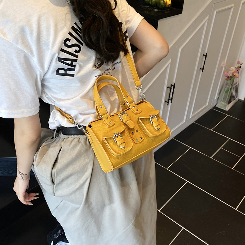 Bolso de axila de bolsillo múltiple de locomotora retro de gran capacidad de nicho, nuevo bolso cuadrado pequeño de mensajero de un solo hombro de viajero de la chica caliente