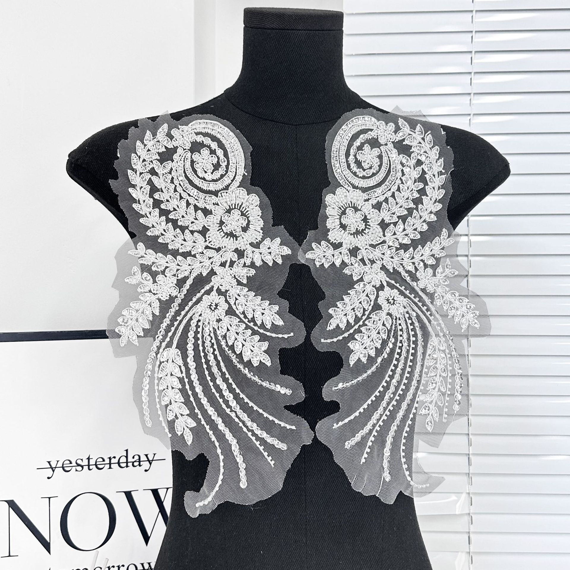 24g Weight Clothing Sticker Patches Classification 1 Pair Quantity Polyester Material Wings Pattern Elegant Style 1 Pair Elegant Wings Polyester Clothing Sticker Patches 3