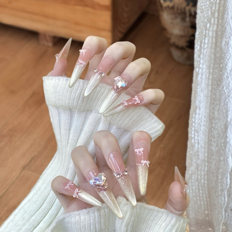 リッチガールのフラッシュハイエンドピンクとパープルのフレンチキャットアイウェアラブルネイルパウダーダイヤモンドプリンセスネイルアート完成品フェイクネイル|undefined