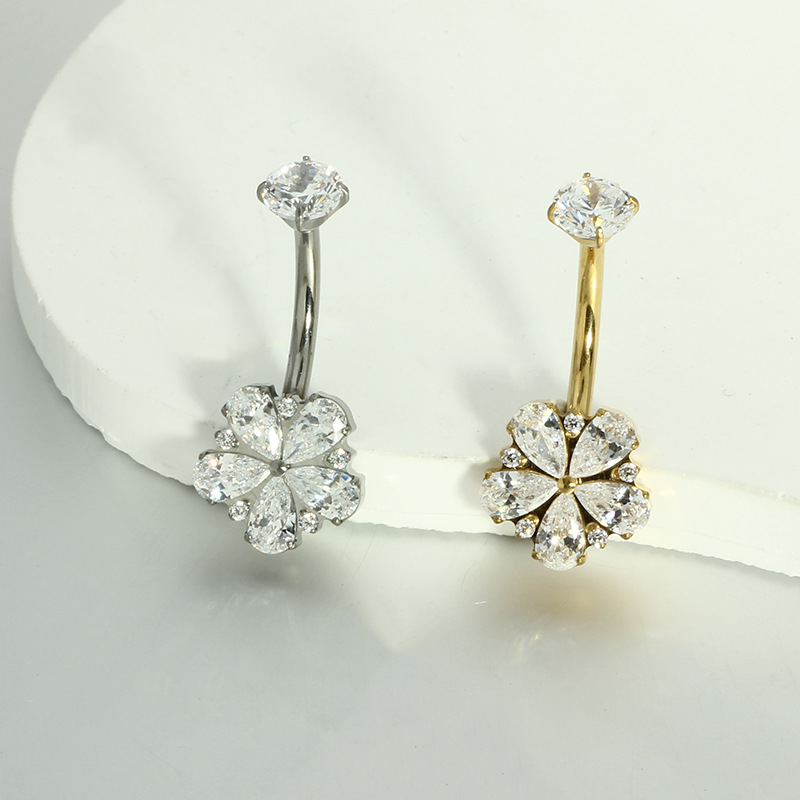 Silver pointed spike labret stud material detail