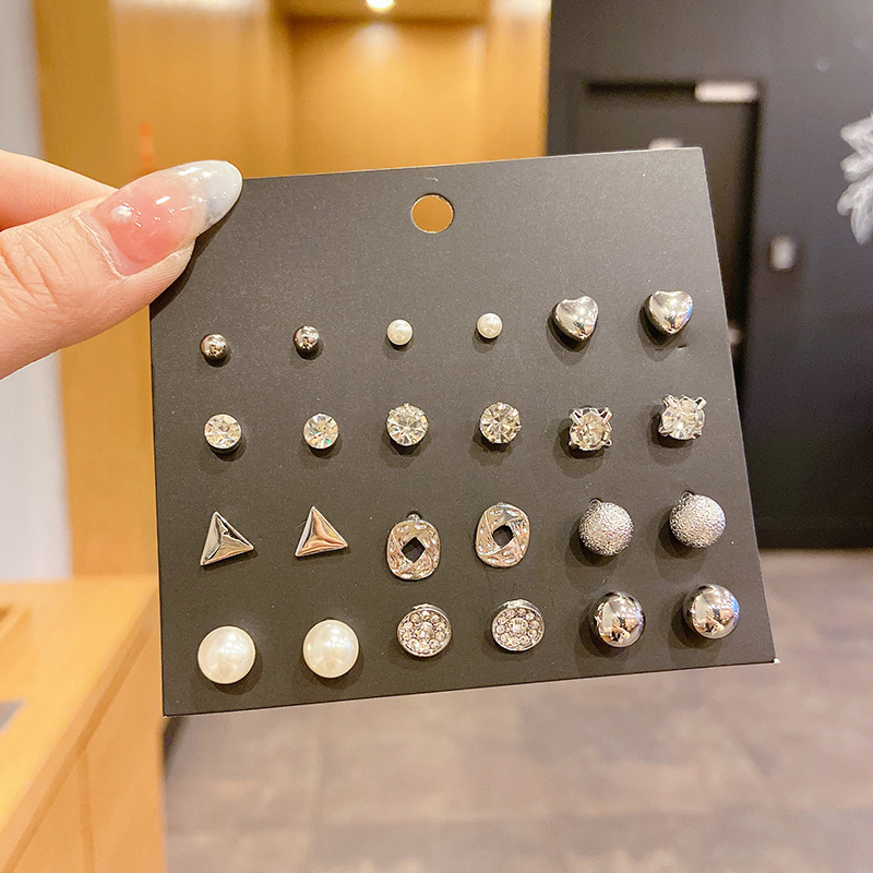 Pendientes de aleación moda coreana, estilo lujo ligero, ideales para puestos callejeros, mercado nocturno y ventas en vivo, al por mayor