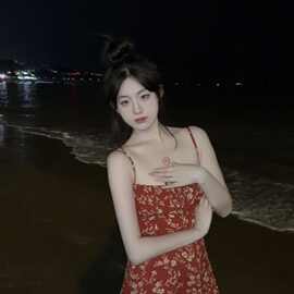 法式红色碎花吊带连衣裙女秋季2024新款气质淑女减龄收腰A字短裙