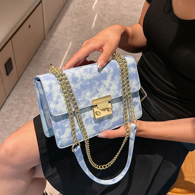 European and American 2023 new small square bag for women, high-end fashion and leisure, new portable one-shoulder cross-body three-dimensional square_voghion.com