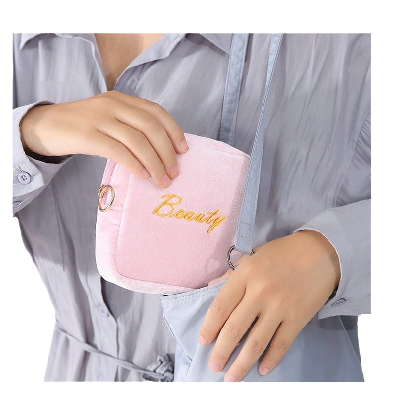 Nuevo coreano terciopelo servilleta sanitaria bolsa de almacenamiento al aire libre repuesto pequeña tía toalla bolsa de almacenamiento en stock monedero al por mayor