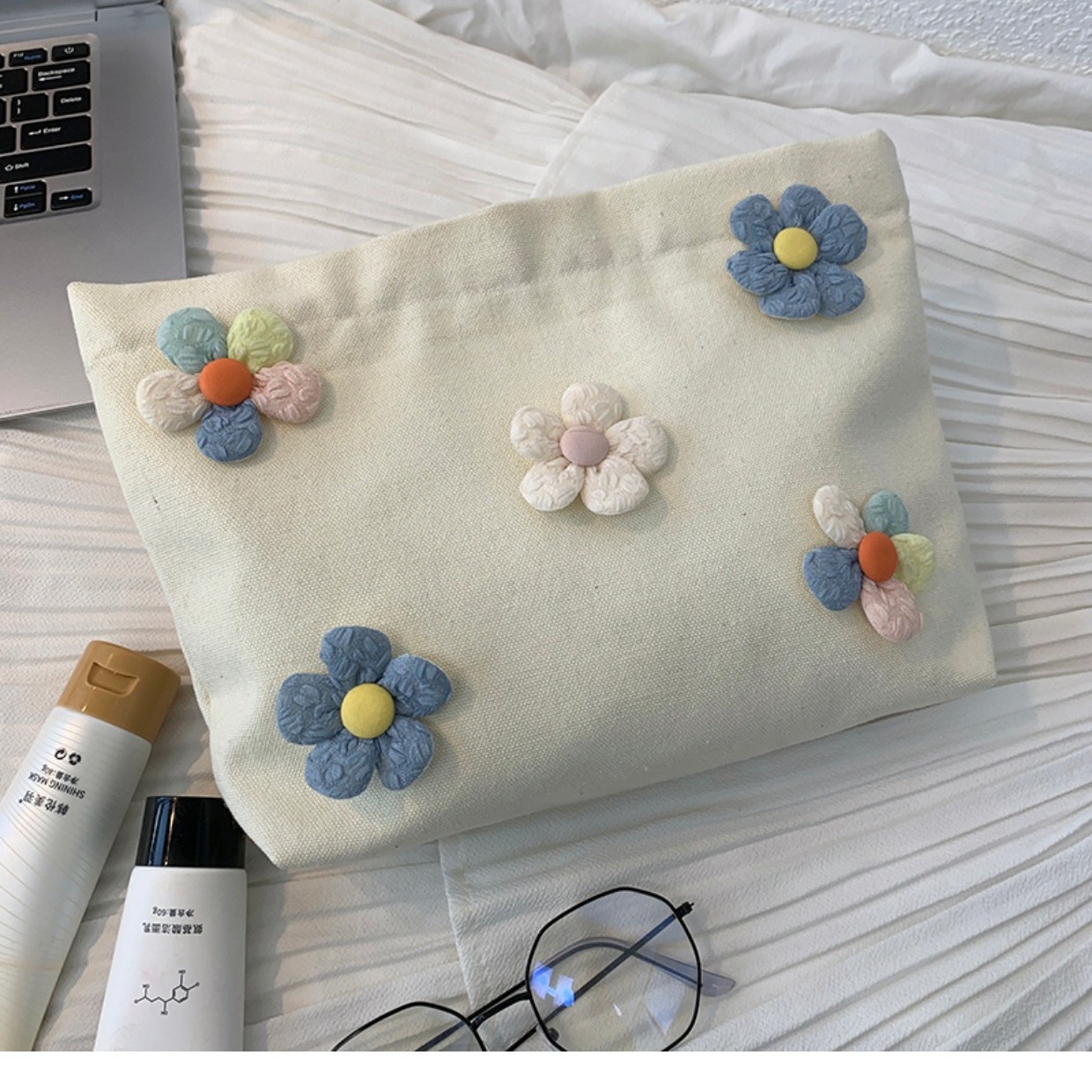 El lote mínimo de bolsas de cosméticos, bolsa de almacenamiento de estambre portátil de gran capacidad para mujeres, bolsa de cosméticos recomendada modelo de celebridad de Internet Xiaohongshu