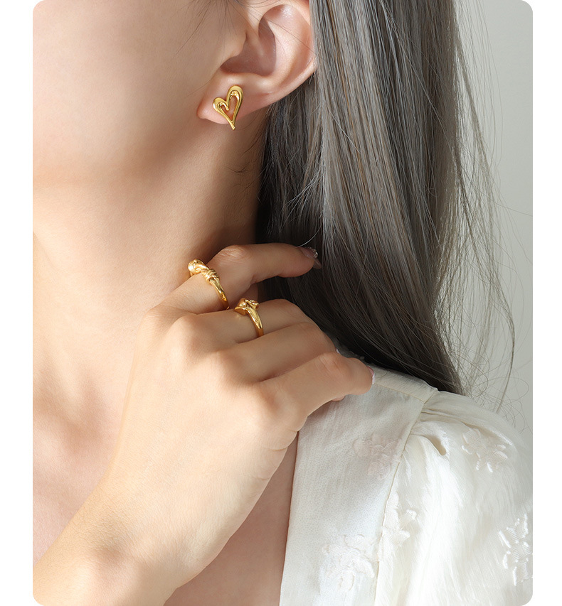 Simple Style Heart Shape Titanium Steel Ear Studs Hollow Out Stainless Steel Earrings