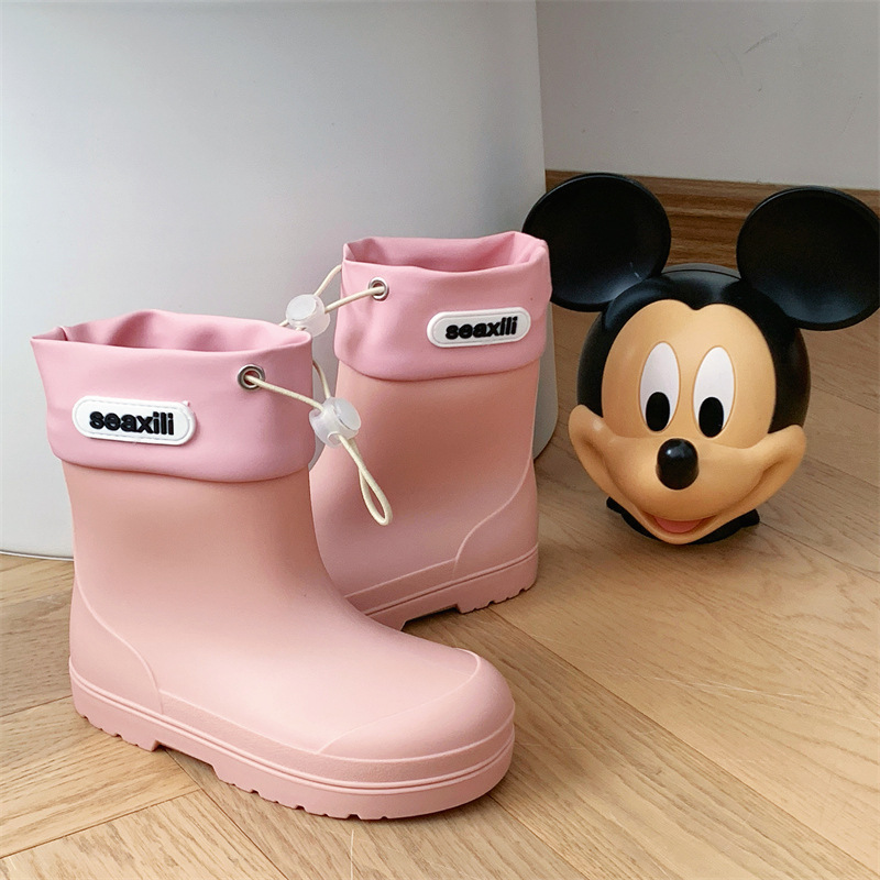 Japanese-Style Children's Rain Boots for Girls, Lightweight Boys' and Girls' Mid-Calf Rain Boots for Outdoor Wear, Suitable for School and Kindergarten, Waterproof and Non-Slip Water Shoes