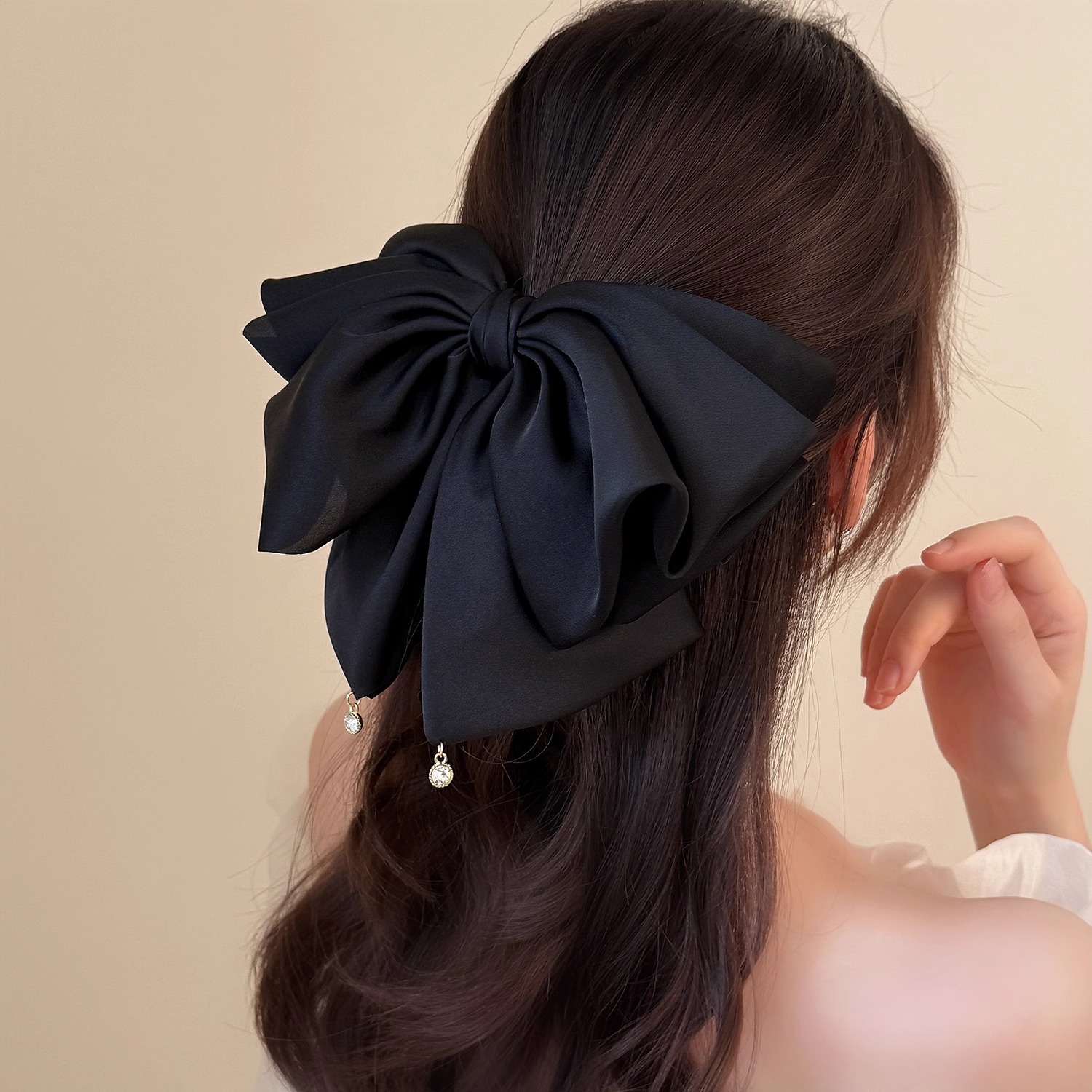 高级感超大多层缎面蝴蝶结马尾夹女法式复古绝美珍珠吊坠百搭抓夹