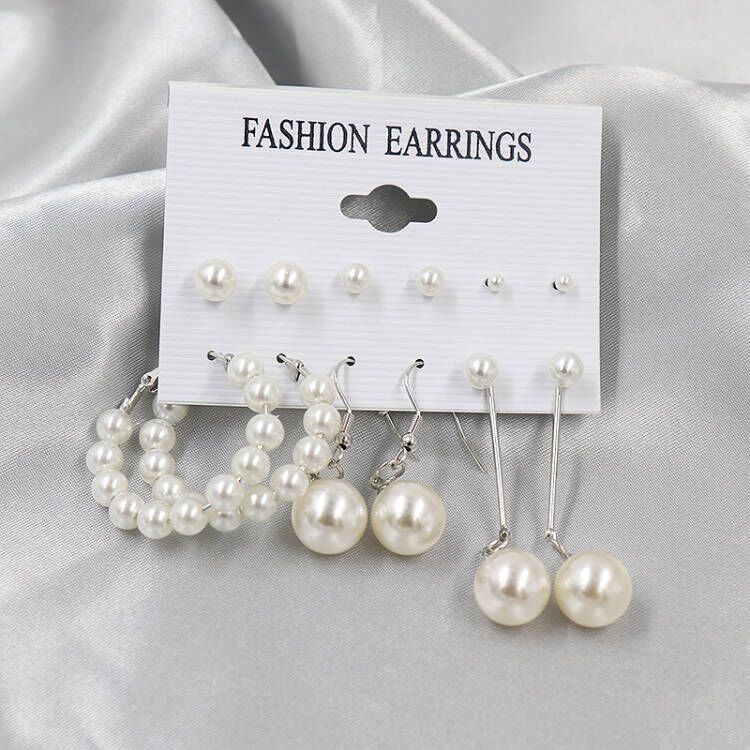 1 Set Fashion Triangle Heart Shape Butterfly Artificial Crystal Imitation Pearl Alloy Women's Earrings display picture 2