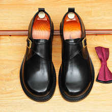 ��ʿƤЬ�A�^�����Ƥ�Y���ɫ���e��ɫ�̄����bӢ���L�ٴ��Ͽ�Ь