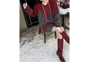 Contrast Color Rhombic Red Sweater suit Women's Two-piece Set for Autumn and Winter Lazy Style Knitted Skirt