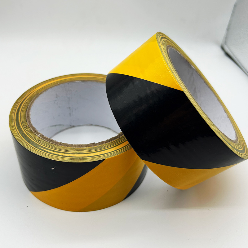 Tape de advertencia de PVC rojo negro zebra seguridad caución de seguridad taller pegatina de escaleras piso cinta de marcación al por mayor