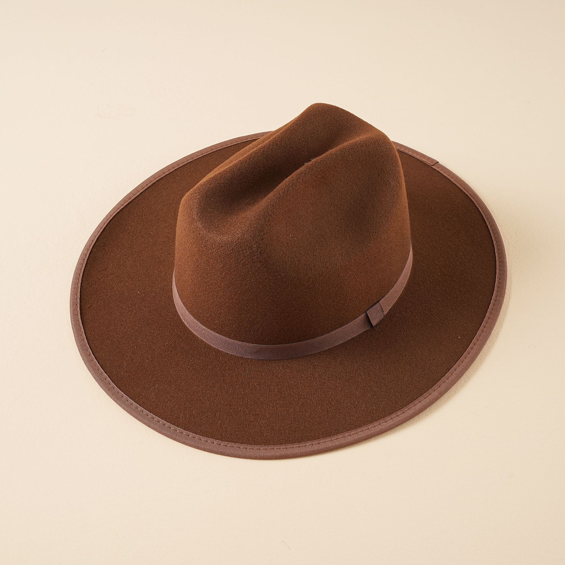 Negro británico de ala ancha sombrero superior Otoño e Invierno de las mujeres Jazz sombrero de ala grande hombres dragón y Phoenix lana Caballero sombrero de fieltro grande