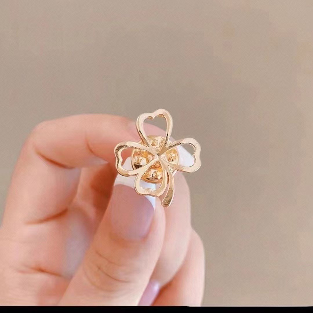 Anti-Exposure Four-Leaf Clover Invisible No-Sew Universal Buckle Small Pin Brooch Women's Clothing Fixing Artifact_voghion.com