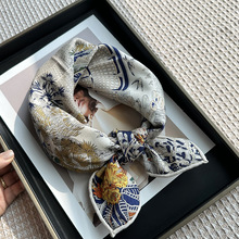 高档真丝羊毛围巾女秋冬双面印花保暖优雅时尚小披肩65cm方巾批发