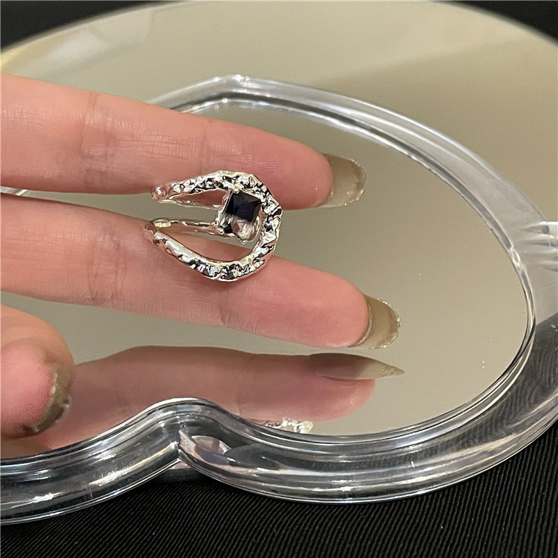 Lava Series Ring Niche Design Texture Personality Rhinestone Black Gem Open Ring display picture 10