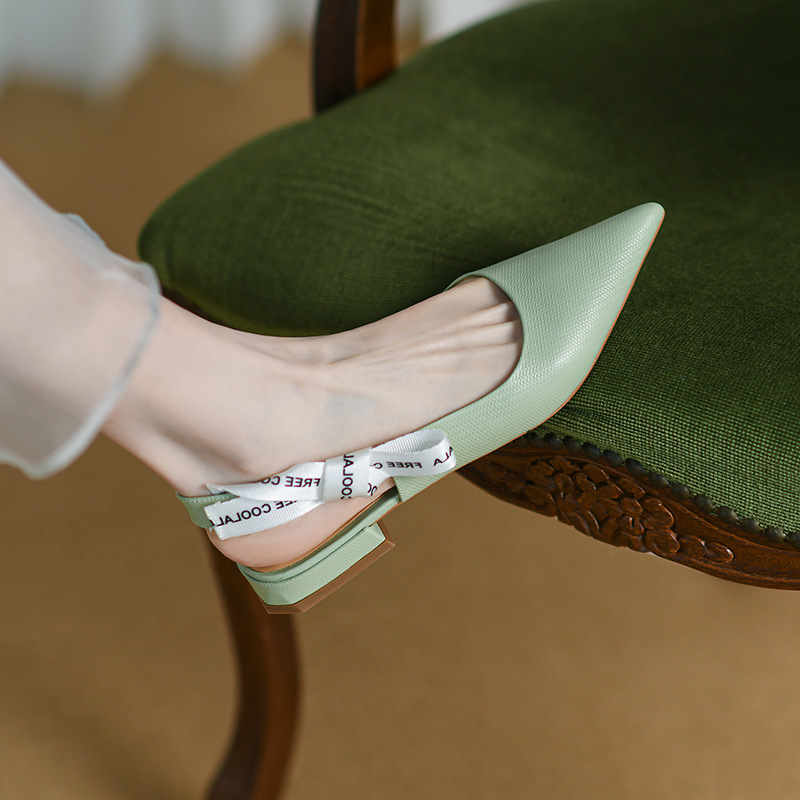 2024 New Low Heel Baotou Sandals Women's Summer Ins Trend European Station Mat Pattern Pointed Toe Flat Half Slippers_voghion.com