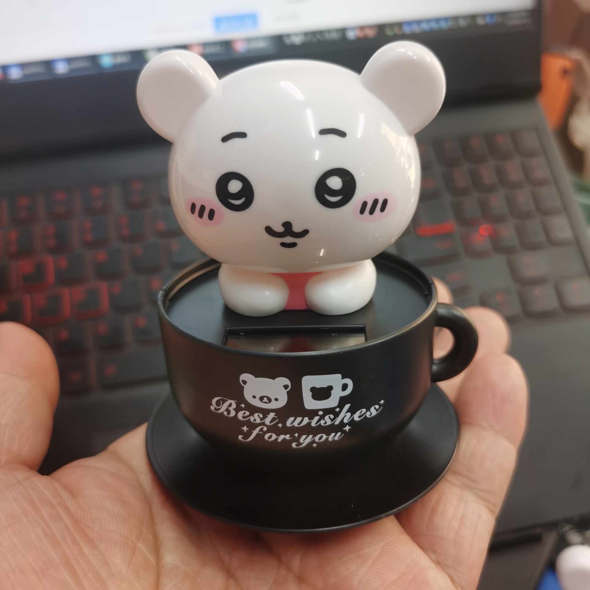 Solar-Powered Panda Bobblehead Ornament, Cute Cartoon Car Interior Creative Decoration, New Model Nodding Doll for Car
