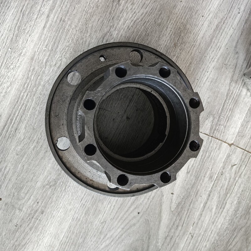 Supply Dongfeng Light Truck Accessories 310B13O4O15 Rear Hub