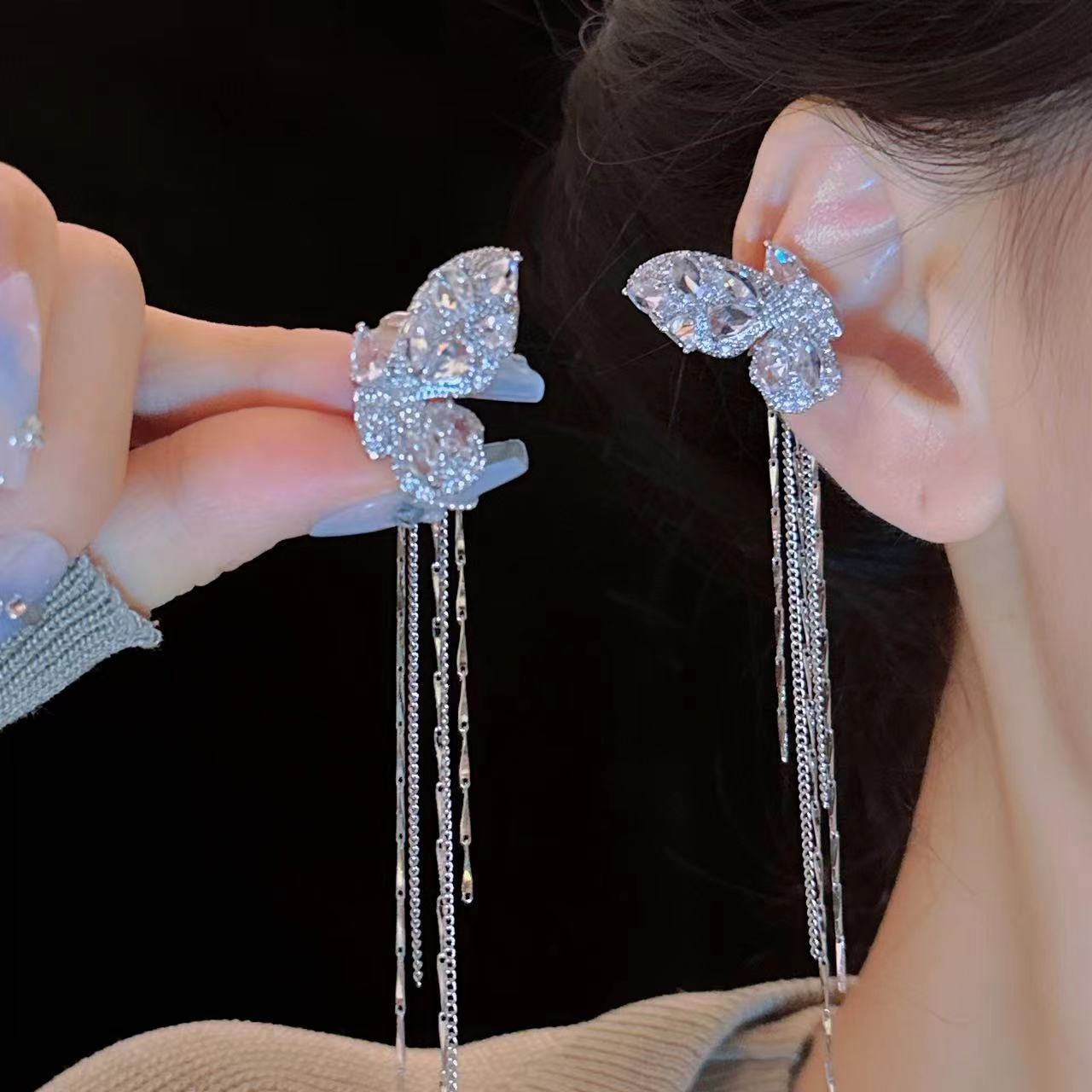 French-style heavy industry micro-set zirconia butterfly tassel earrings for women, unique design sense, no ear piercing, fairy-like earrings, trendy