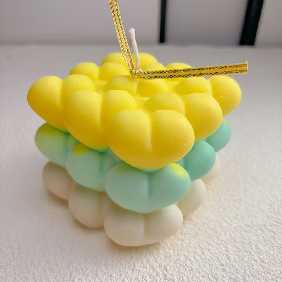 Bougie d'aromathérapie cubique géométrique en forme de cœur, en gros, pour la Saint-Valentin ou un anniversaire._voghion.com