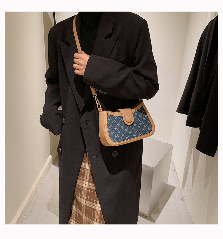 French Style Special-interest Design Bag 2021 Autumn Western Style Single Shoulder Crossbody Women's Bag Retro French Stick Underarm Bag display picture 2