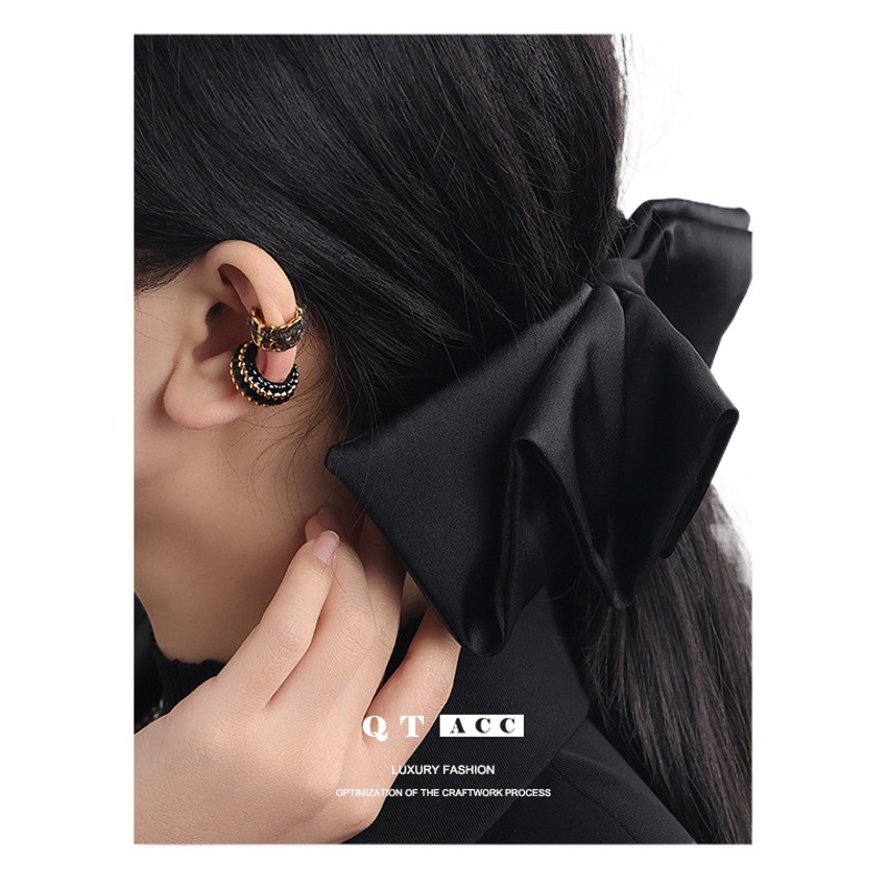 Latón Chapado en 18K oro/aceite de gota hecho a mano retro simple todo partido personalizado lana oído hueso clip earless pendientes para las mujeres