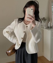 韩系 简约气质小香风短外套女圆领金扣宽松百搭上衣