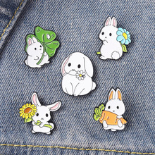 日韩新品可爱动物造型胸针卡通简约抱花兔子咬花小狗造型烤漆徽章