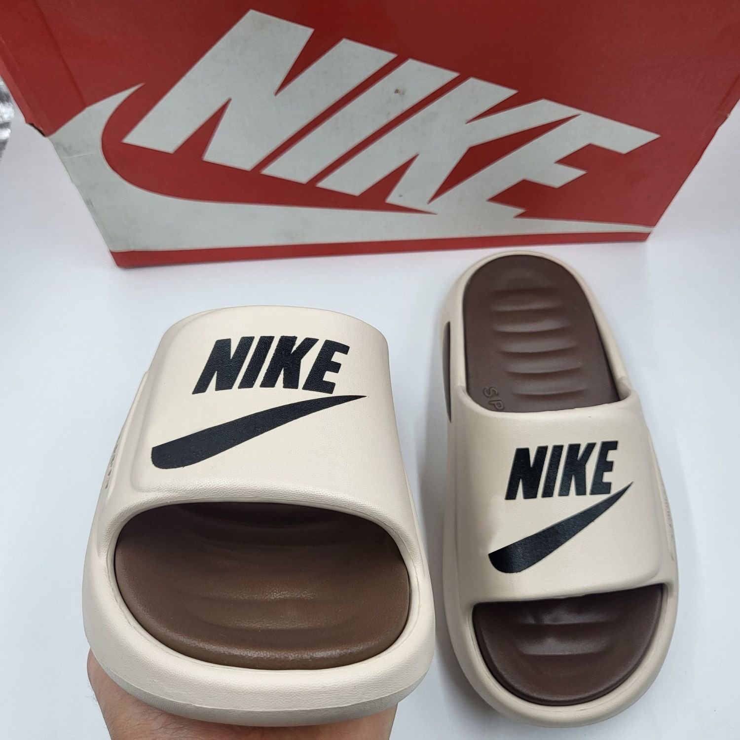 Manufacturer Wholesale Slippers for Men, Summer Casual Outer Wear, Fashionable Slippers, Thick-Soled Non-Slip Massage Sandals