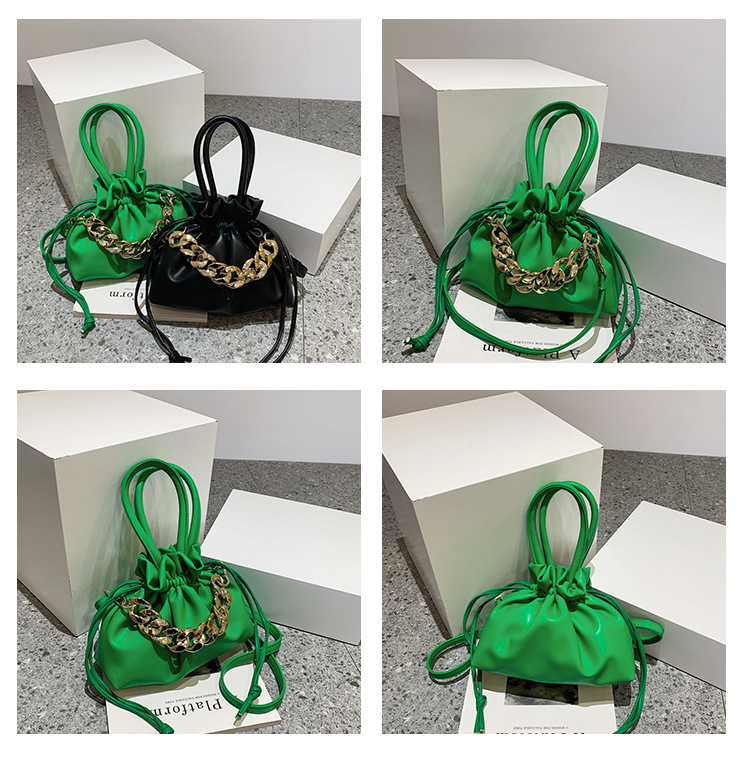 2022 New Fashion Pleated Drawstring Handbag Chain Clouds One-shoulder Crossboby Bag display picture 1