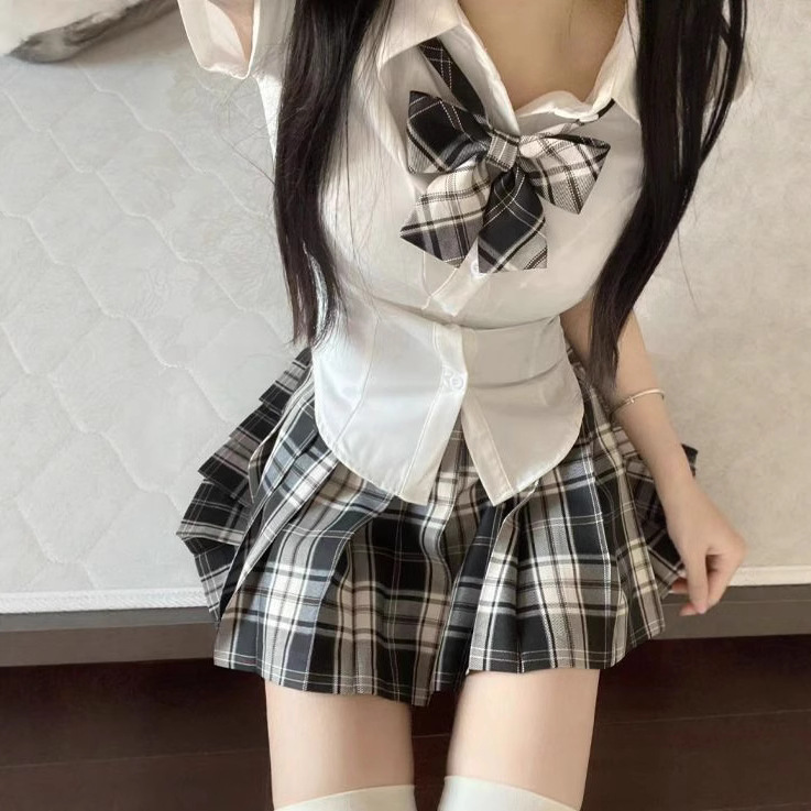 Original Jk Uniform Set for Female Students, School Uniform with a Pure and Desirable Style, Waist-Cinching Slimming Jk Shirt and Pleated Skirt Two-Piece Set