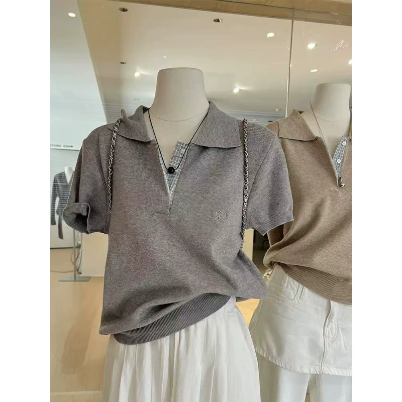 Женский трикотажный топ с коротким рукавом и воротником поло, новинка весны 2025 года, с вышивкой, клетчатый, шикарный, свободный, стройнящий, в корейском стиле