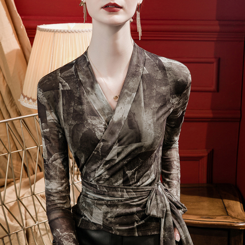 Vintage printed lace-up adjustable design V-neck mesh top women's long sleeve 2023 autumn slimming Western style top