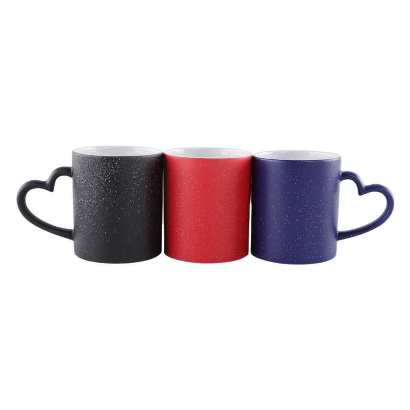 Impresión de transferencia de calor en forma de corazón cielo estrellado que cambia de color taza en blanco bricolaje personalidad impresión cerámica calefacción agua temperatura sensible taza