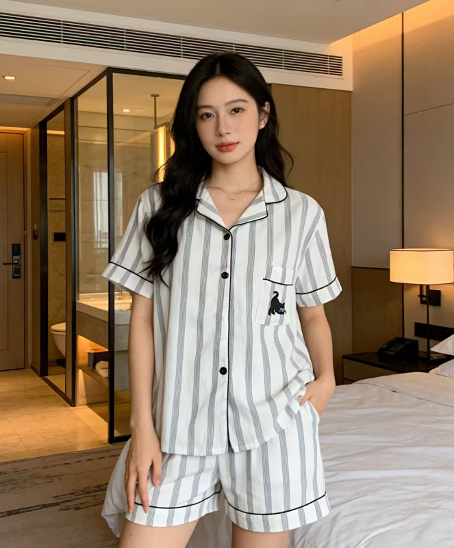 Pijamas de algodón nubes al por mayor transfronterizos de verano nuevos pantalones cortos de manga corta cardigan con solapas japonesas y coreanas de dibujos animados a cuadros