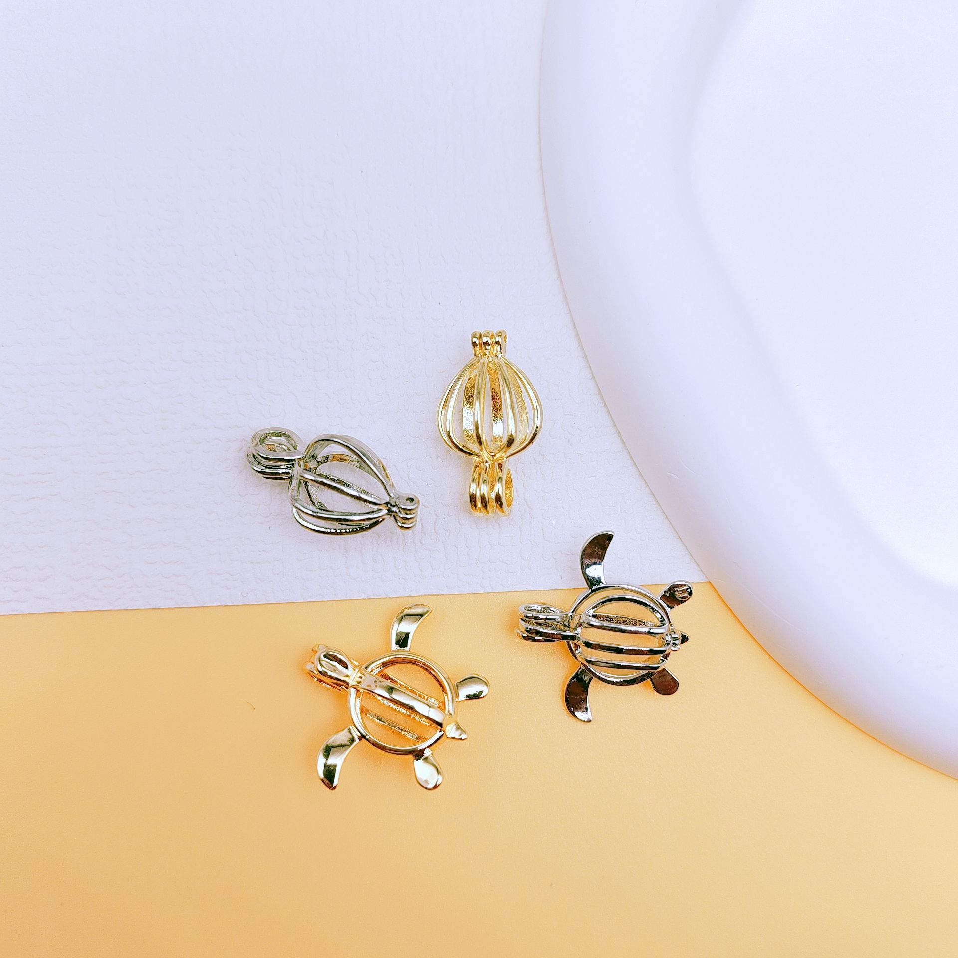 Foreign trade explosions open and close hollow Birdcage pearl pendant can put pearl jewelry pure copper accessories diy pendant wholesale