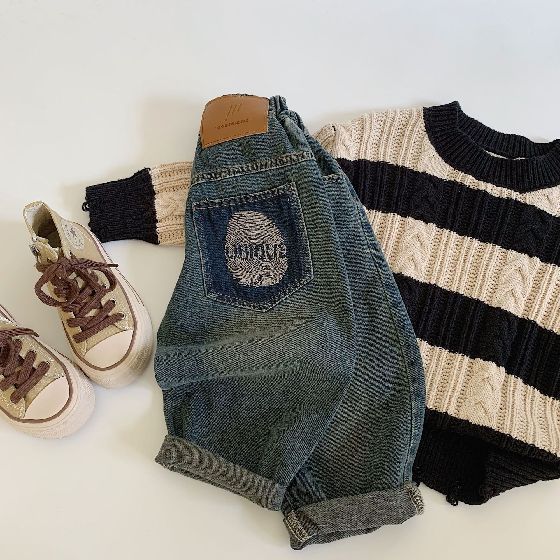 Maibao jeans para niños 2025 otoño nuevo estilo para niños pantalones de estilo occidental ropa para niños pequeños y medianos pantalones sueltos de la calle frita para niños image 2