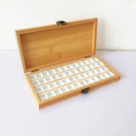 调色用品;储蓄罐;木盒