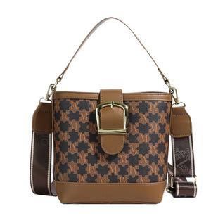 ���l�r������С����Ů�¿�ˮͰ�����sͨ��Ůʿ�����|�Іμ�б���