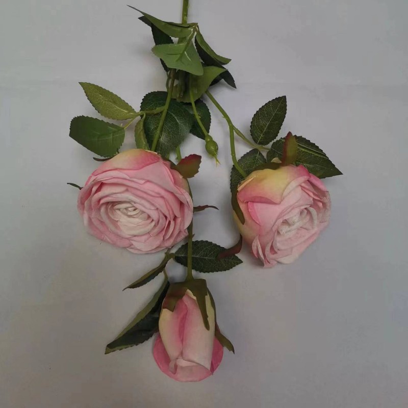 3頭の丸いバラのシミュレーションの花のメーカーの小売家庭の結婚祝いの装飾の道具の結婚式は造花の乾いた花を配置します。|undefined