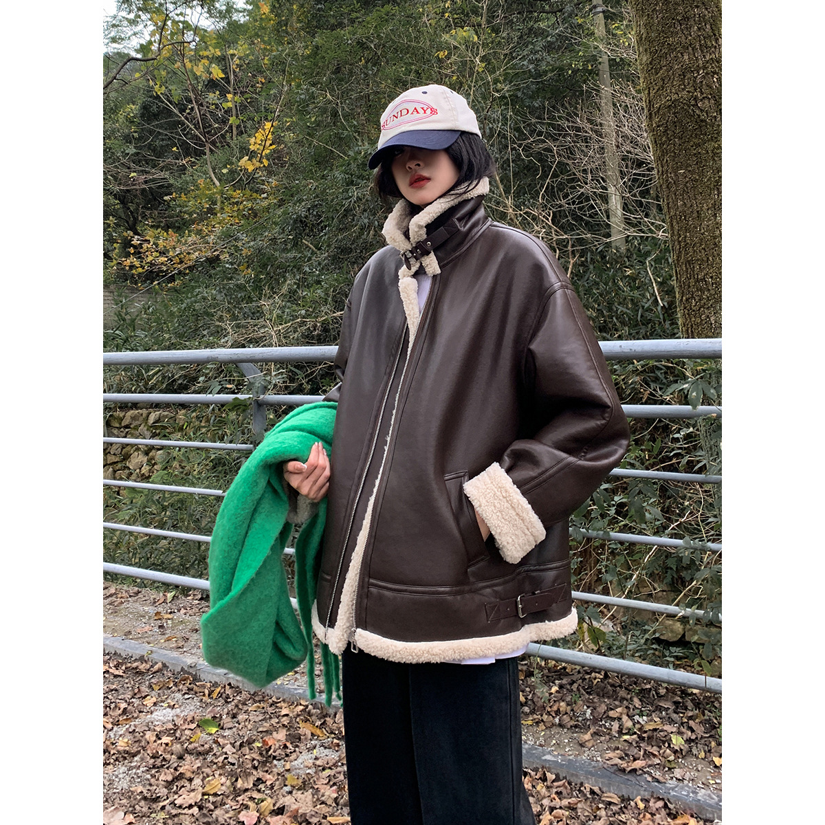 Sixi Autumn/Winter Fur-Lined Motorcycle Jacket for Women, Loose Thickened Warm Stand Collar Leather Jacket