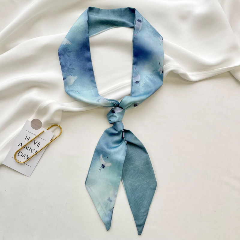 Bufanda larga de seda para mujer 2025 nuevo estilo coreano de alta gama verde verano delgada bufanda de seda lazo para el cabello diadema de bufanda de seda.