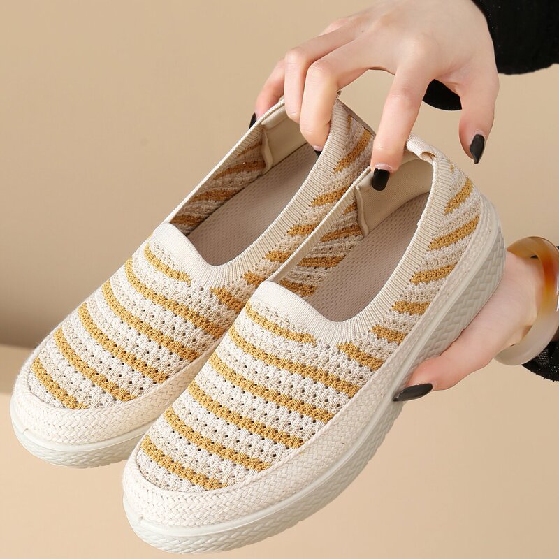 Women's New Summer Shoes, Lightweight and Breathable Fly-Knit Mesh Shoes, Fashionable and Versatile Casual Shoes, Non-Slip and Wear-Resistant Lazy Shoes Women's New Summer Shoes, Lightweight and Breathable Fly-Knit Mesh Shoes, Fashionable and Versatile Casual Shoes, Non-Slip and Wear-Resistant Lazy Shoes