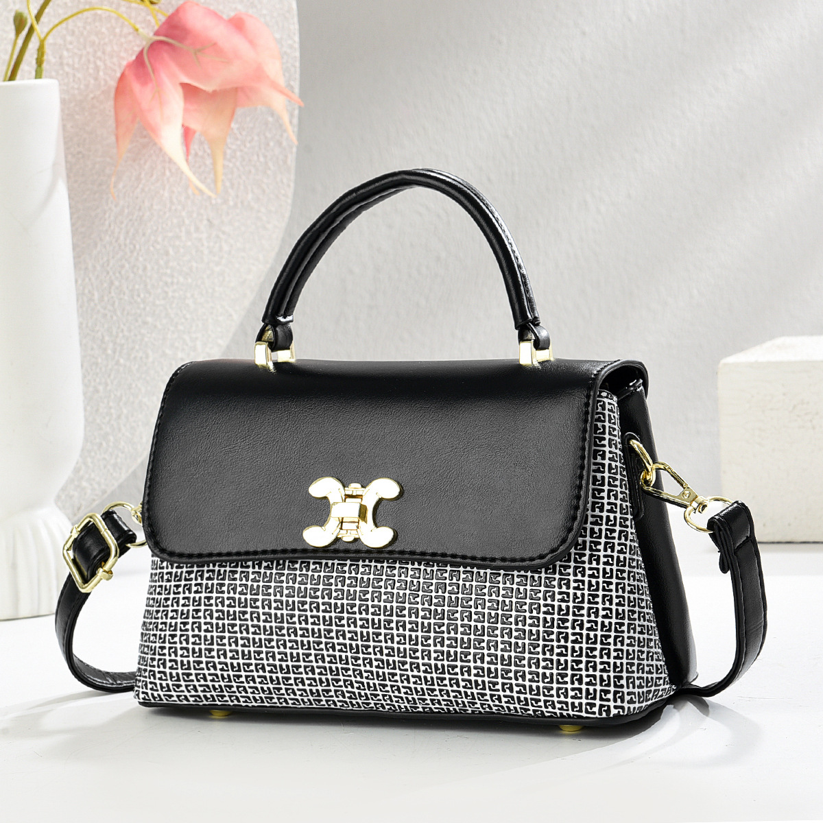 2025 nuevo bolso de mensajero de gran capacidad de estilo perezoso de moda simple y versátil, hombro ligero de moda image 12